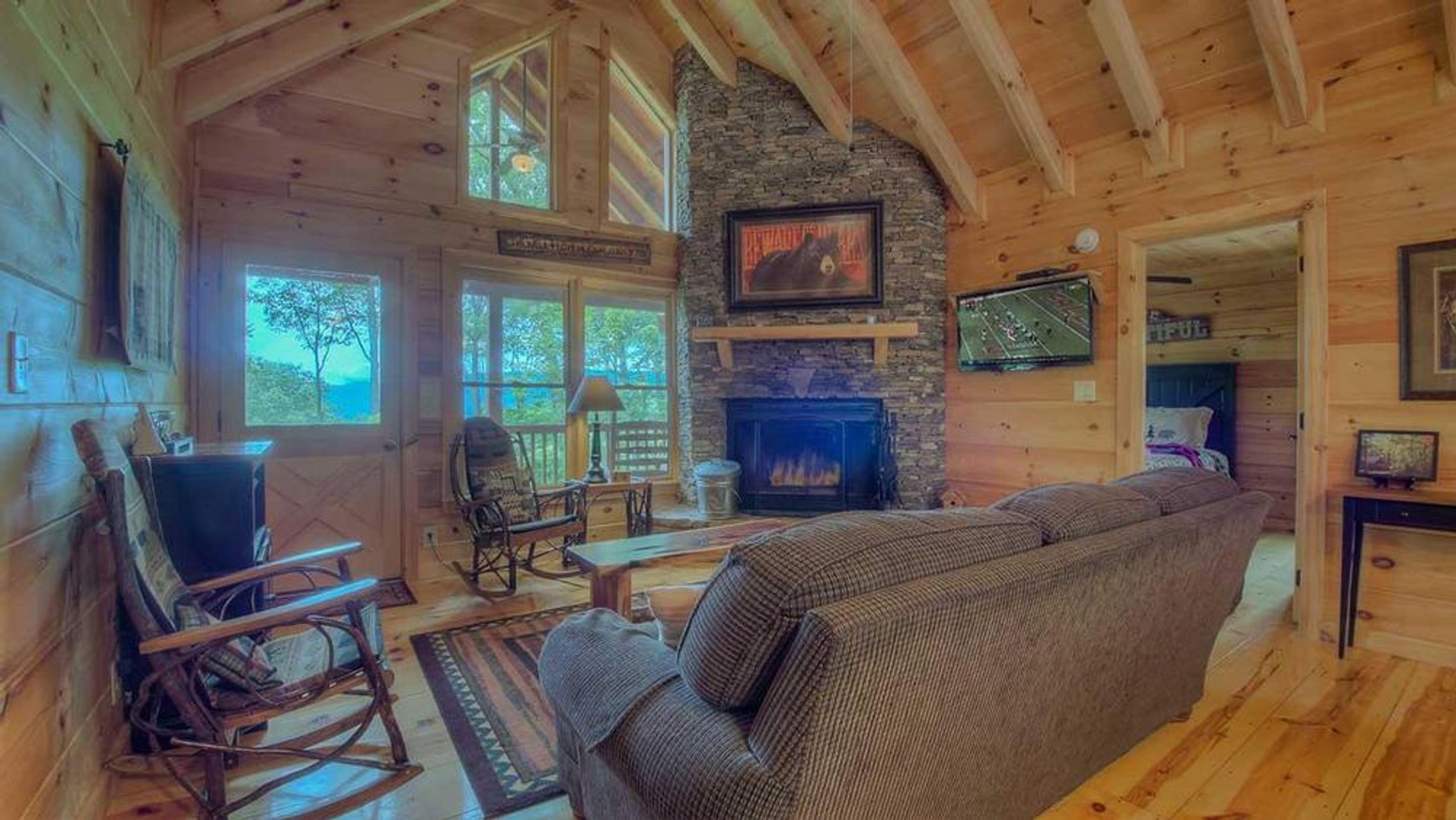 Cabin, 2 Bedrooms | Living room | TV