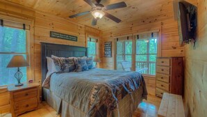 Chalet rustique, 2 chambres | 2 chambres, fer et planche à repasser, accès au Wi-Fi (inclus)