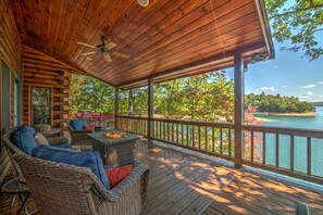 Cabin, 4 Bedrooms | Balcony