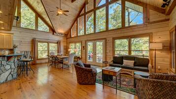 Cabin, 4 Bedrooms | Living room