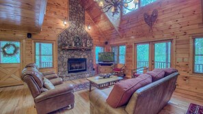 Living room - Laurel Valley Lodge by Escape to Blue Ridge (Blue Ridge)