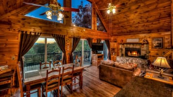 Cabin, 3 Bedrooms | Living room | TV