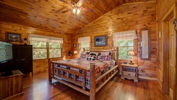 Cabin, 3 Bedrooms | 3 bedrooms, iron/ironing board, free WiFi, bed sheets