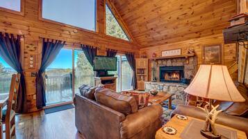 Cabin, 3 Bedrooms | Living room | TV