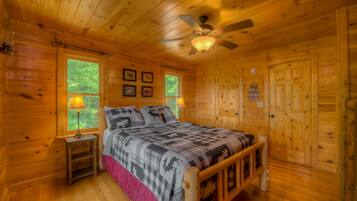 Cabin, 3 phòng ngủ | 3 phòng ngủ, bàn ủi/dụng cụ ủi quần áo, bộ trải giường