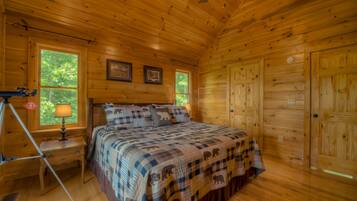 كابينة - ٣ غرف نوم | 3 عدّة غرف نوم ومكواة/لوح كي وملاءات أسرّة