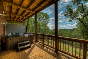 Outdoor spa tub - My Mountain Retreat by Escape to Blue Ridge (Morganton)