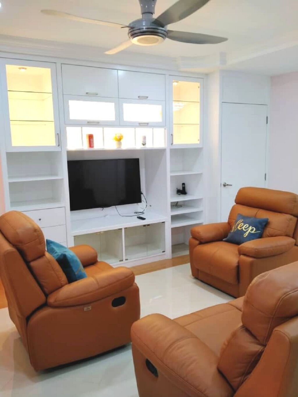 Modern CozyDouble Semi-D 5BedRoom HOUSE 14PAX