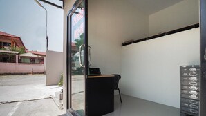Unclassified image, 3 of 17, button - OYO 939 69 Resort (Si Racha)