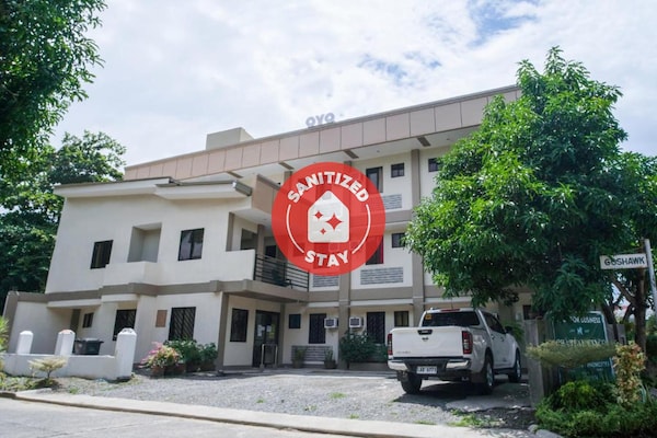 Super Oyo 604 Chateau Cinco Dormitel - Hostel - Davao City