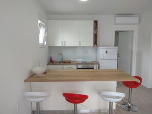 Apartment, 1 Schlafzimmer, Meerblick | Eigene Küche | Kühlschrank, Herdplatte, Kochgeschirr/Geschirr/Besteck