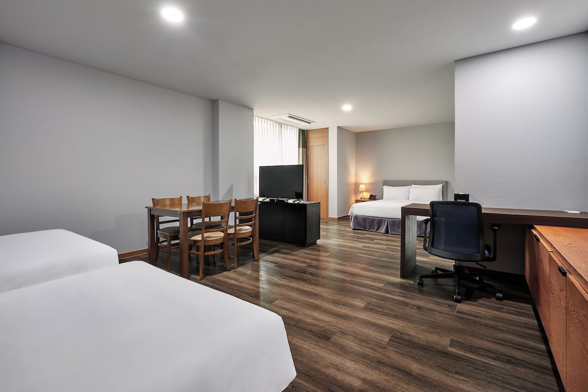 Premium bedding, in-room safe, desk, blackout curtains