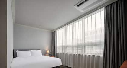 Ramada Hotels & Suites Seoul Namdaemun