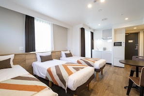 Standard Triple Room | Desk, laptop workspace, soundproofing, free WiFi - Eisei Stay (Tokyo)