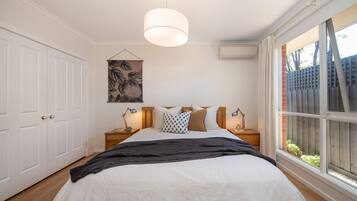 2 bedrooms, iron/ironing board, travel cot, free WiFi