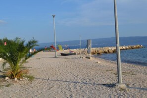 Beach nearby - Apartments Lucia (Podstrana)