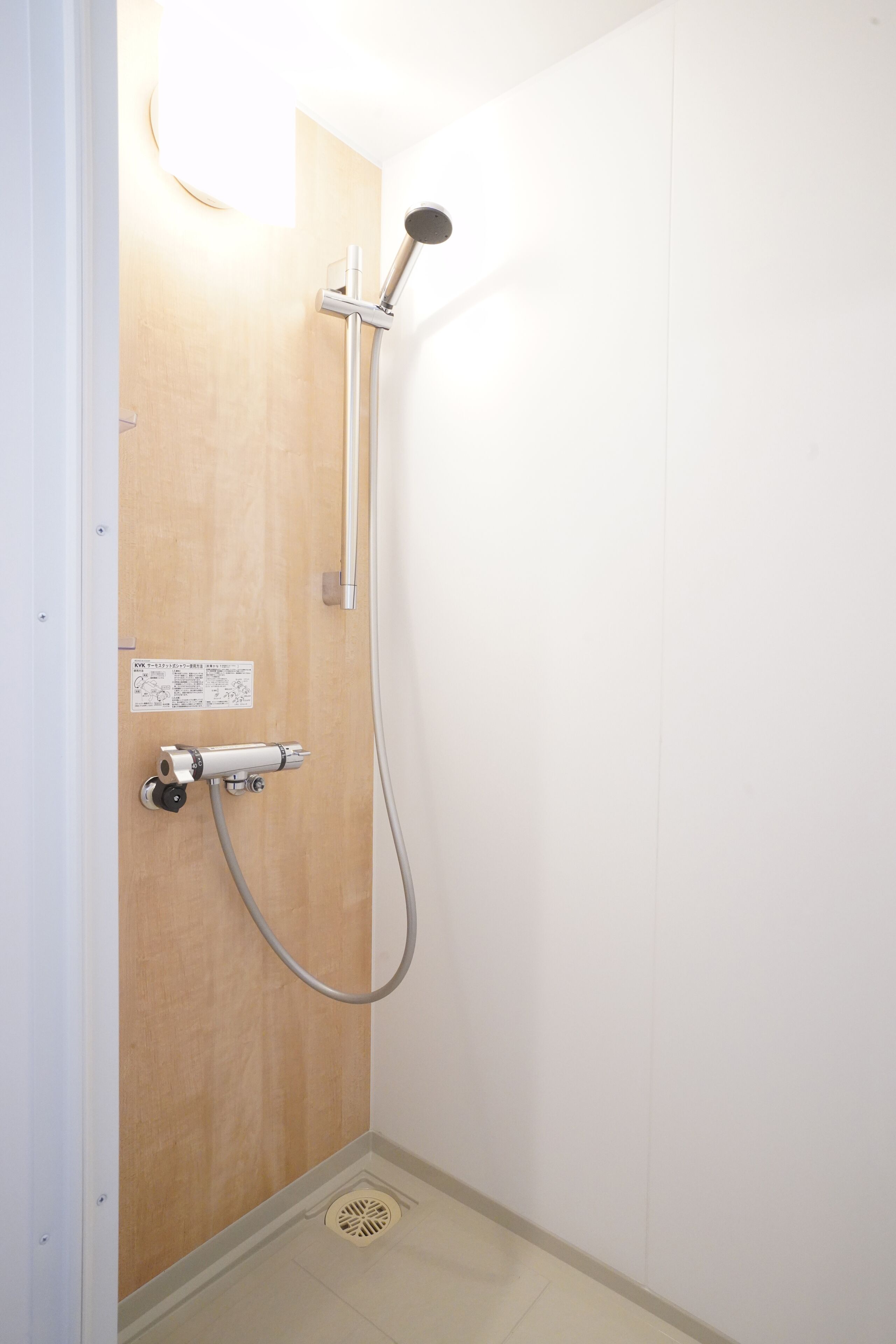 deluxe triple room | bathroom shower