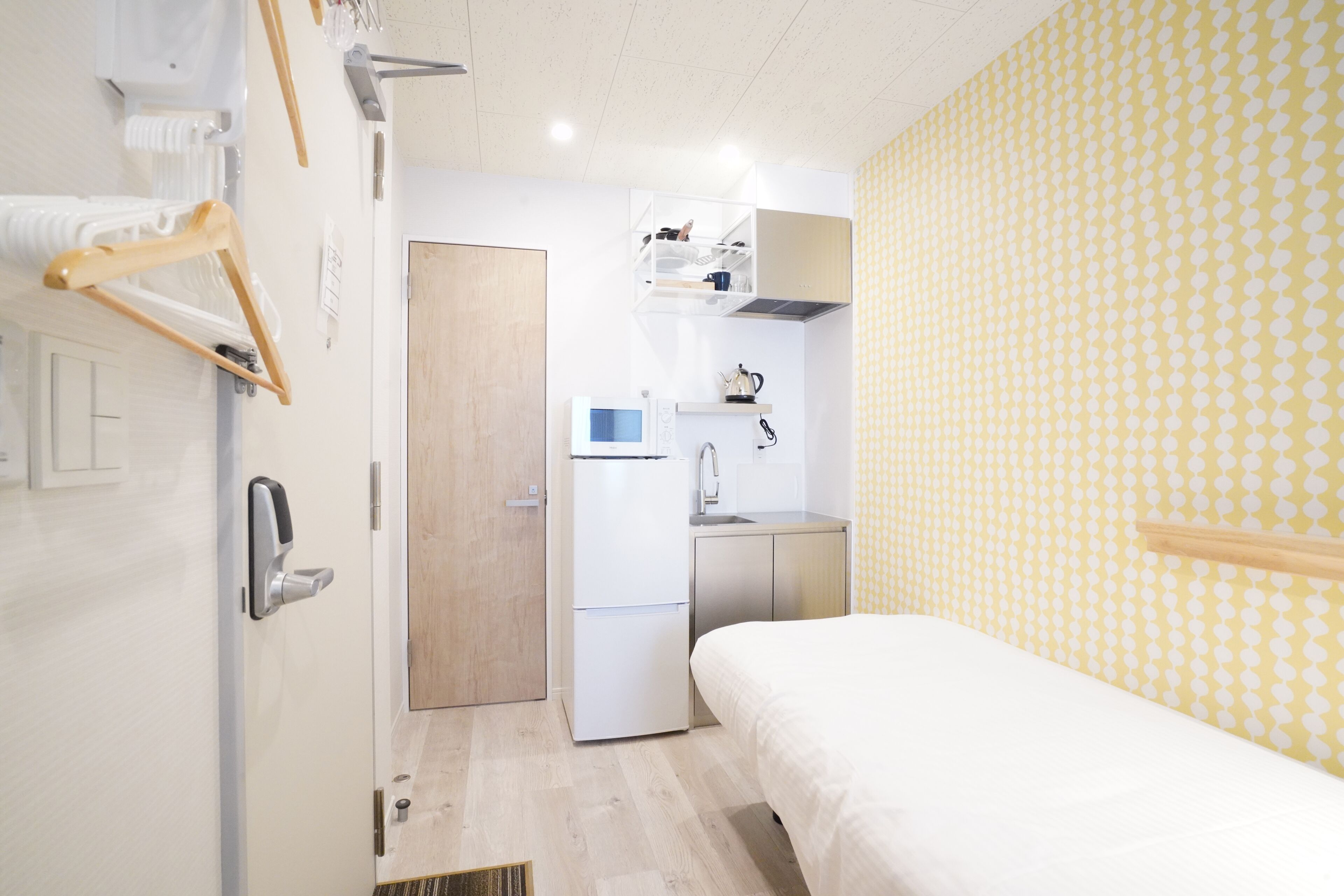 twin room | desk, laptop workspace, iron/ironing board, free wifi