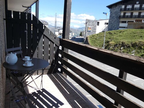 Studio confortable 4 pers, balcon, kitchenette équipée, PLA D'ADET