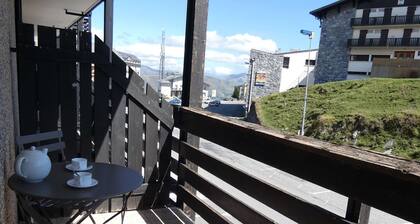 Studio confortable 4 pers, balcon, kitchenette équipée, PLA D'ADET