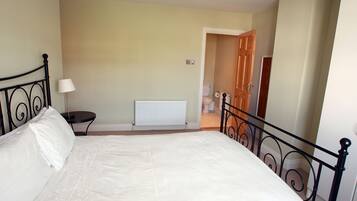 4 bedrooms, bed sheets