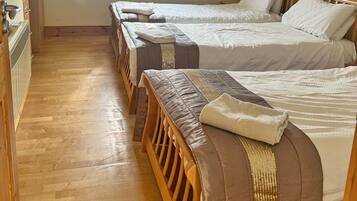 3 Schlafzimmer, Bügeleisen/Bügelbrett, Bettwäsche