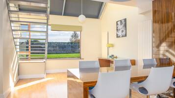 Fridge, microwave, coffee/tea maker, electric kettle