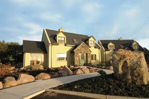 Front of property - Waterville Holiday Homes (Waterville)