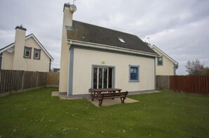 Talo, 3 makuuhuonetta, takka, meren rannalla | Terassi/patio