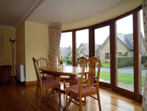 In-room dining - Galway Bay Lodge (Oranmore)