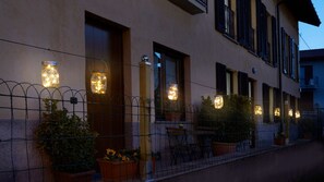 Exterior detail - Casa Pasquee 10   Deluxe Apartment in Central Area (Vergiate)