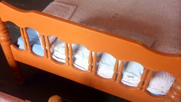 Double Room | Desk, free WiFi, bed sheets