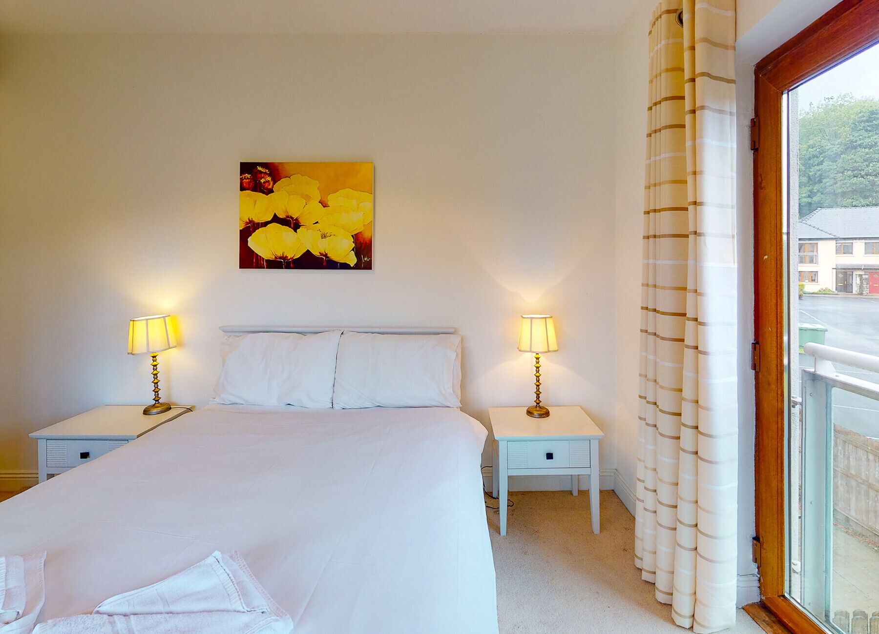 3 bedrooms, bed sheets