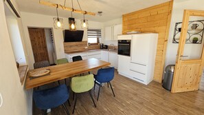 Kühlschrank, Ofen, Herdplatte, Geschirrspüler