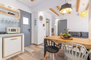 Dining - Grey Villa - Naxian Sunset Villas complex (Naxos)