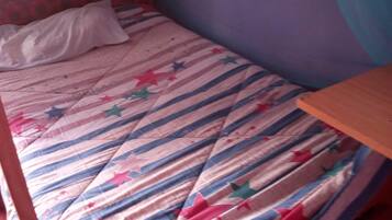 Single Room | Desk, blackout drapes, free WiFi, bed sheets