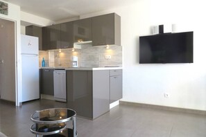 Fridge, microwave, oven, dishwasher