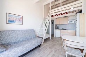 Living area - APPARTEMENT AVEC TRES BELLE VUE MER (LE CAP D AGDE)