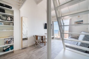 Living area - APPARTEMENT AVEC TRES BELLE VUE MER (LE CAP D AGDE)