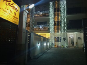 Fasade – kveld/natt