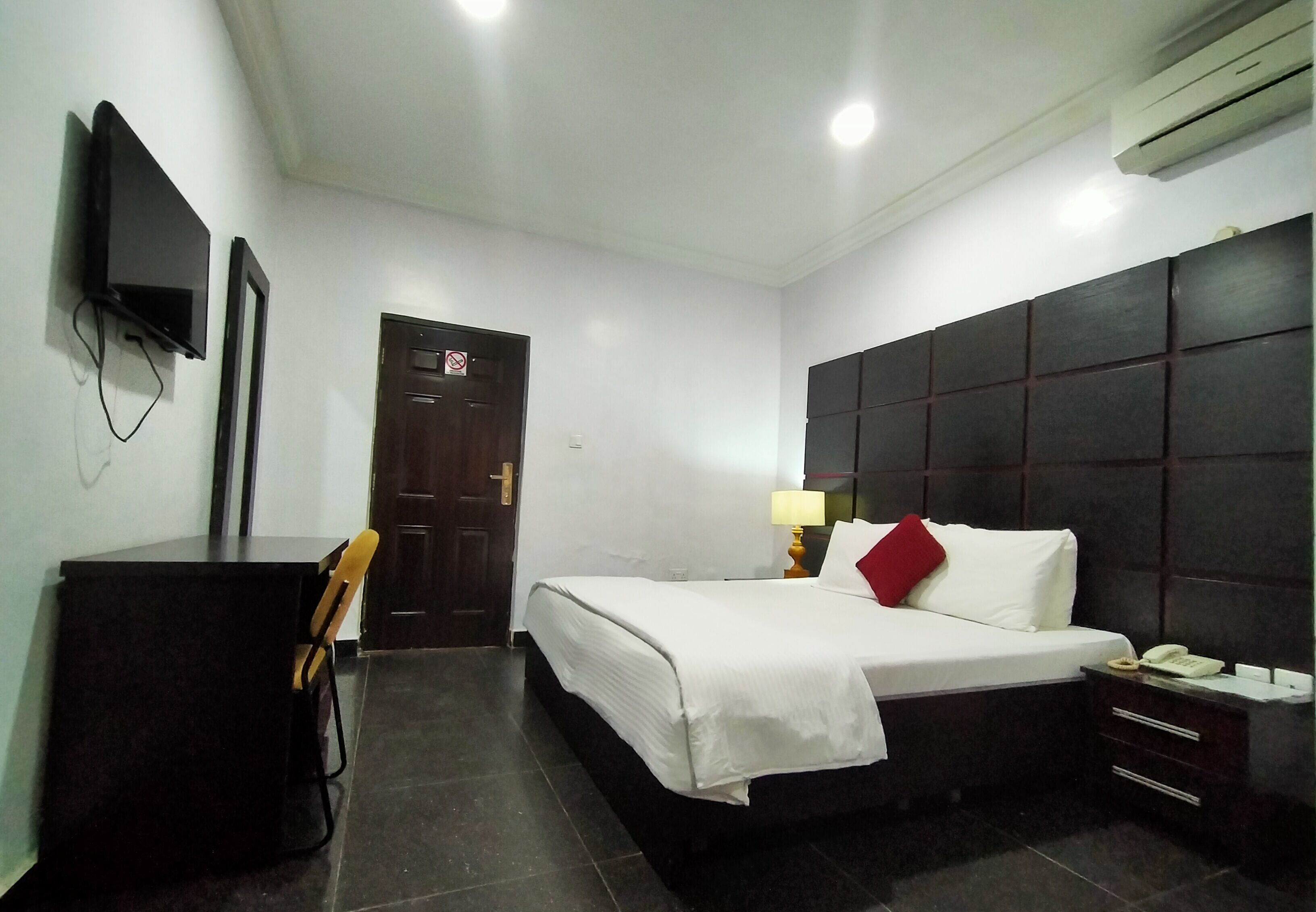 Royal Room | Free WiFi