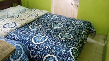 Double Room | Desk, free WiFi, bed sheets