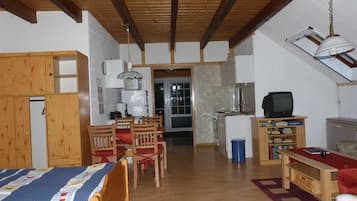 1 bedroom, WiFi, bed sheets, wheelchair access