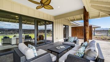 House, 3 Bedrooms | Living area | Smart TV