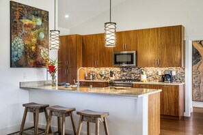 House, 3 Bedrooms | Private kitchen