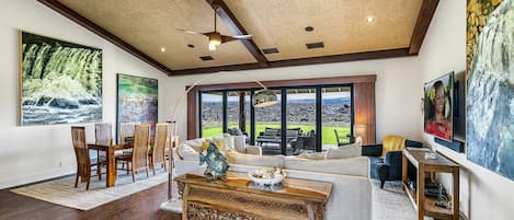 House, 3 Bedrooms | Living area