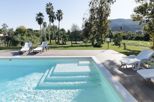 Magnificent Depandance with Pool in Villa 900 mt from the beach