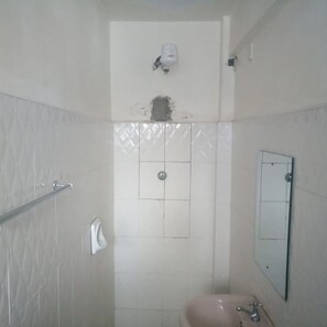 Single Room | Bathroom - Hotel Joska (Nakuru)