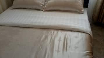 Camera singola | Una scrivania, Wi-Fi gratuito, lenzuola