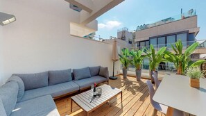 屋外ダイニングエリア